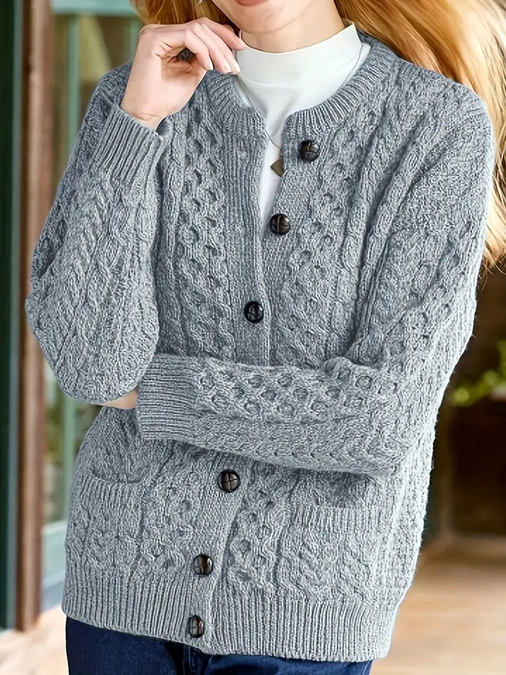 Audree – Strickjacke Mit Knöpfen Und Zopfmuster
