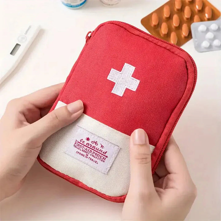 Mini Erste-Hilfe-Tasche – kompakt & ideal für unterwegs