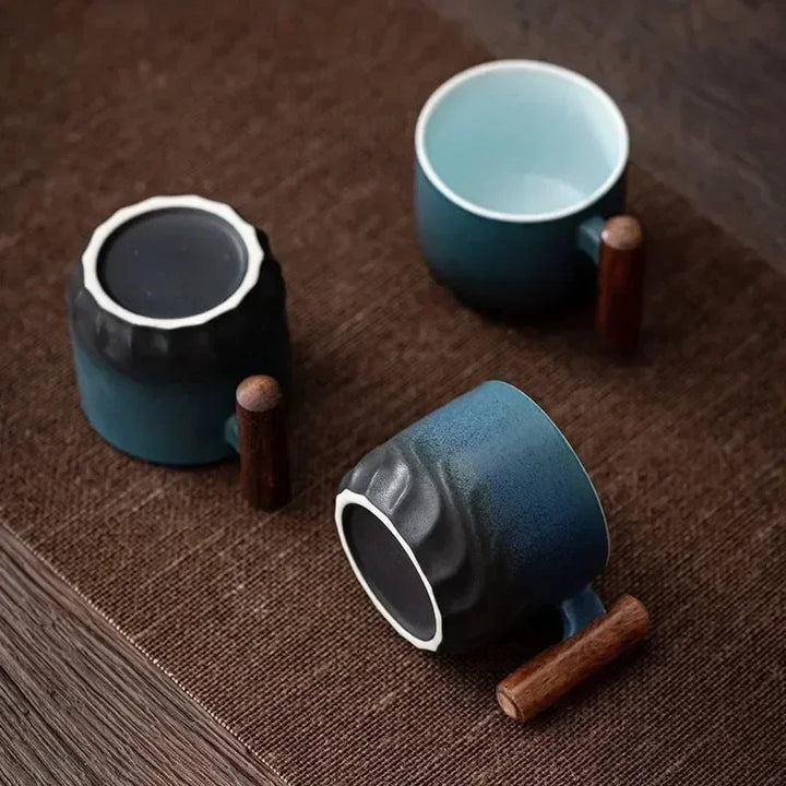 2+1 Gratis | Handgefertigte Kaffeetasse aus Keramik mit Holzgriff