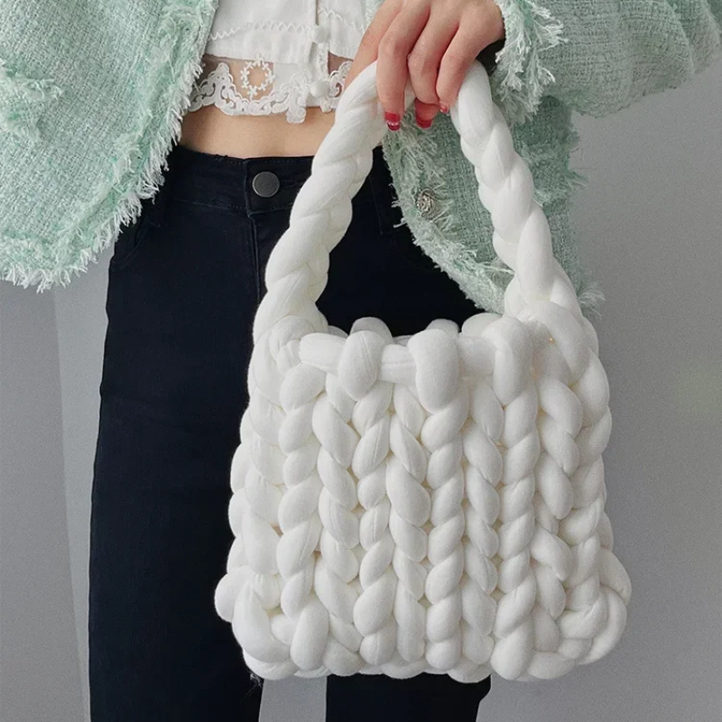 Crochet Couture Umhängetasche