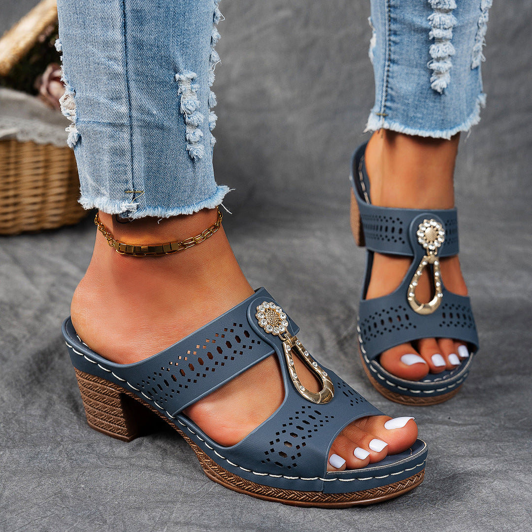GlamoStep – Orthopädische Sandalen mit strassbesetztem Absatz für glamourösen Komfort den ganzen Tag