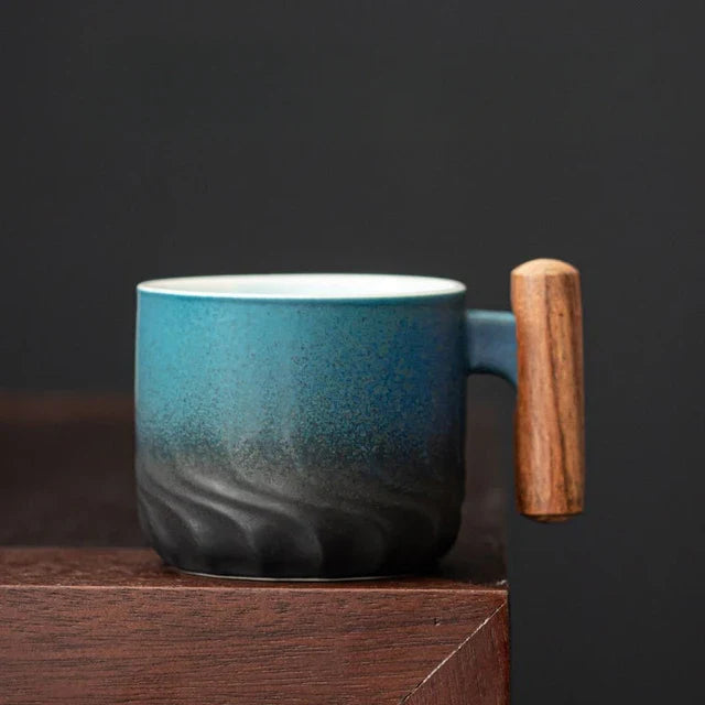 2+1 Gratis | Handgefertigte Kaffeetasse aus Keramik mit Holzgriff