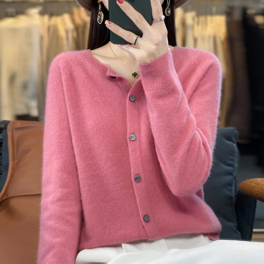 Angelica – Weiche Strickjacke mit Knöpfen