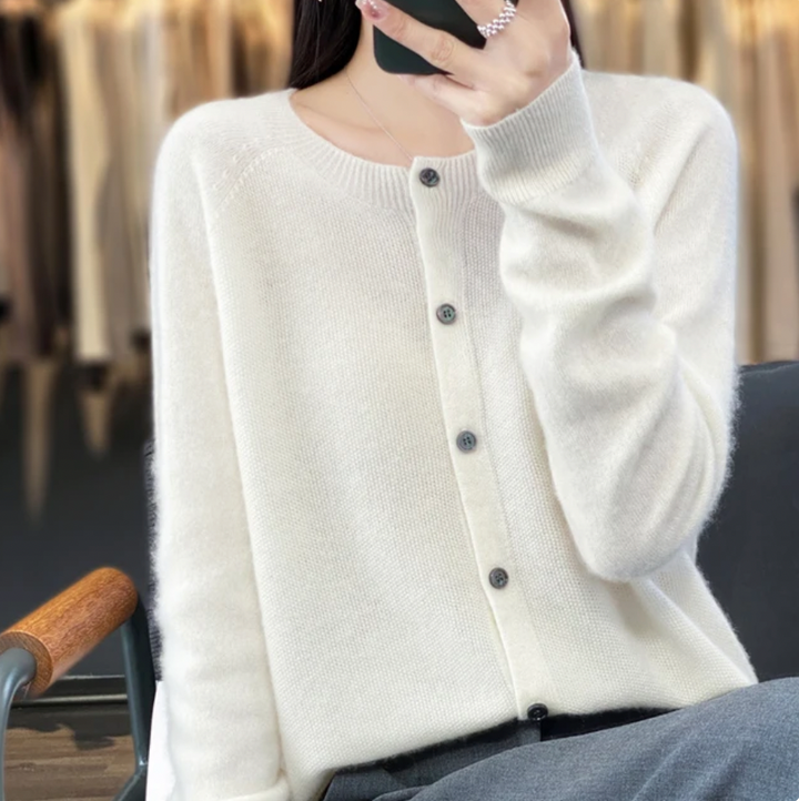 Angelica – Weiche Strickjacke mit Knöpfen