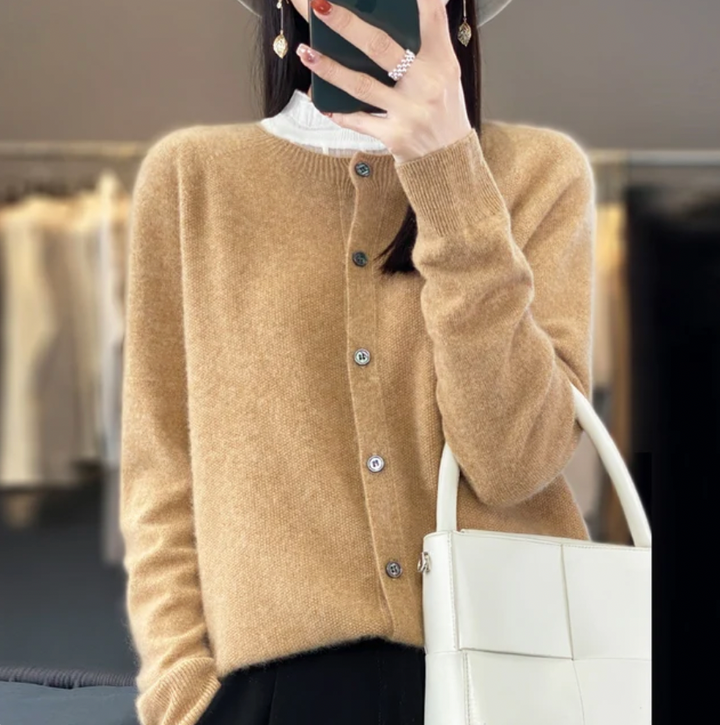 Angelica – Weiche Strickjacke mit Knöpfen