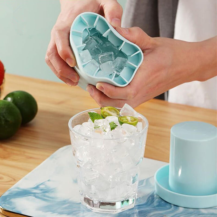 1+1 GRATIS | FrozenIce - Tragbarer Silikoneiswürfelbereiter mit Deckel