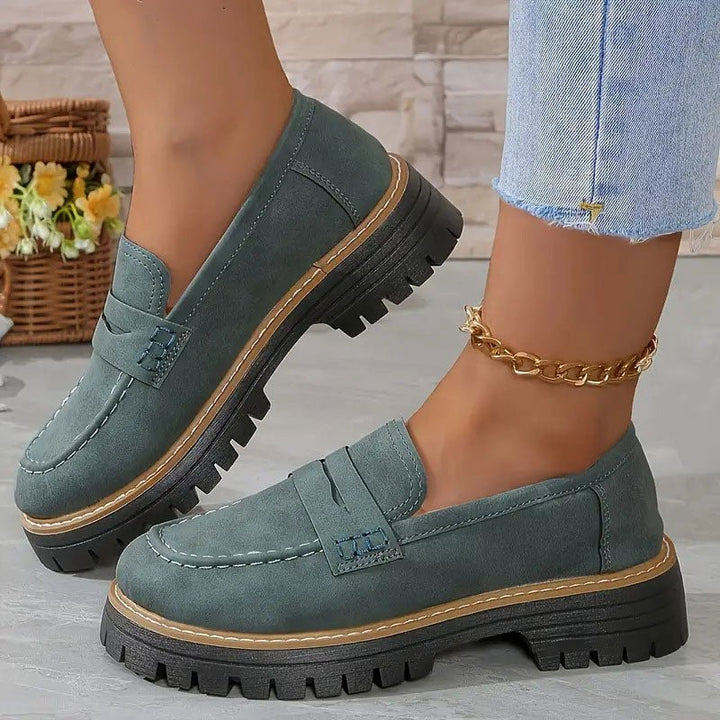 Cassandra – Stilvolle Wildleder Slip-On Schuhe