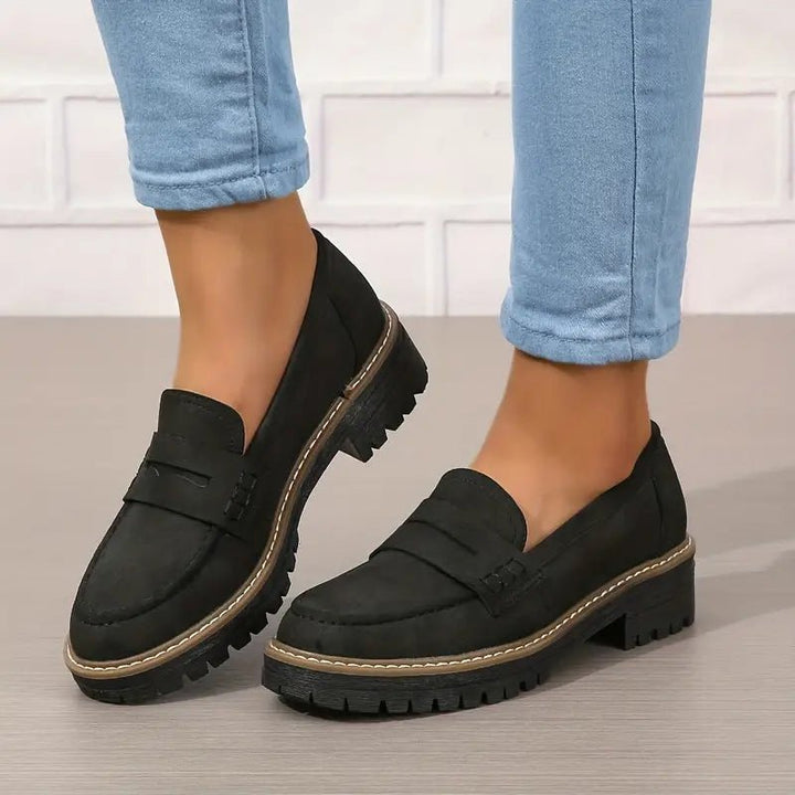 Cassandra – Stilvolle Wildleder Slip-On Schuhe