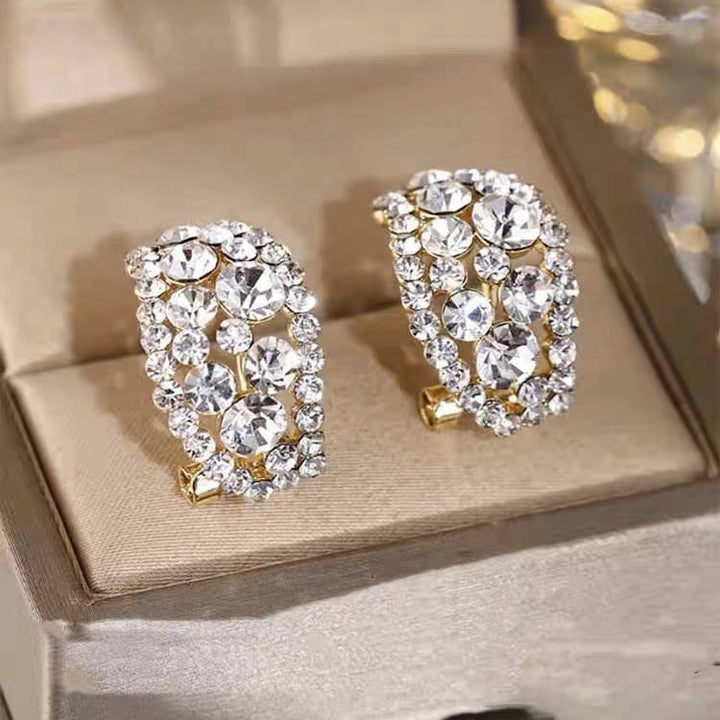 Glänzende Diamantohrringe